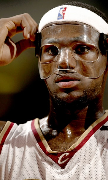 LeBron gives mask a try in practice, plans to use it Thursday